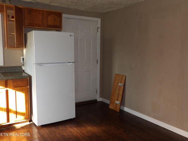 130 Hickory Lane, Crossville, TN 38555