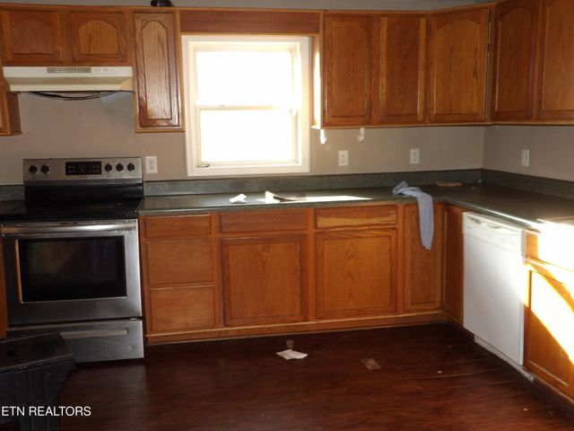 130 Hickory Lane, Crossville, TN 38555