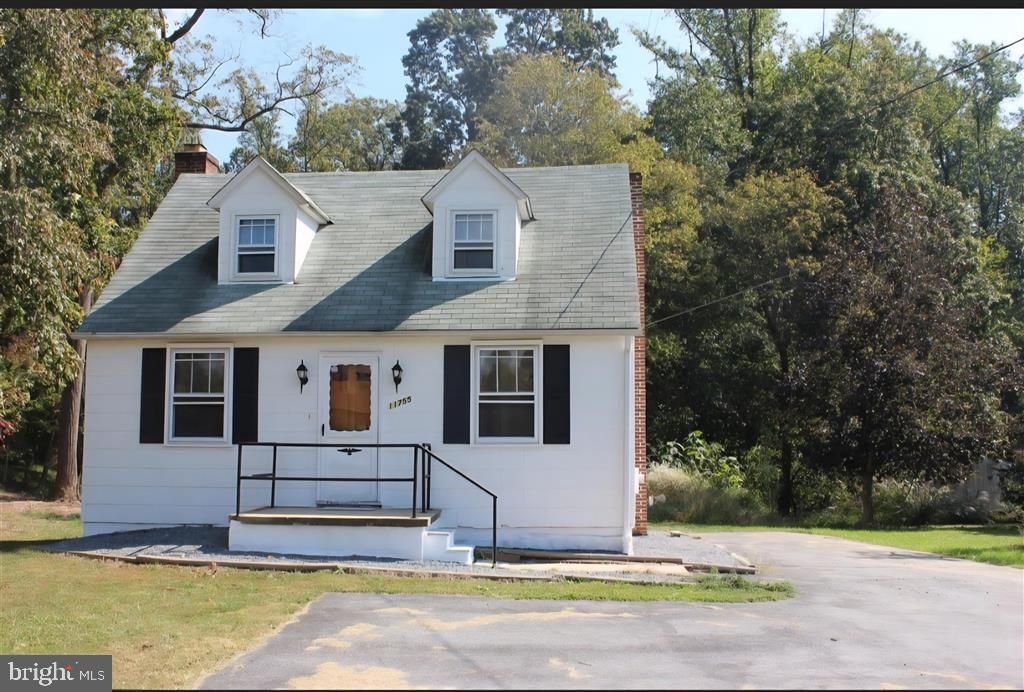 Image 2 of property listing at 11755 TRIADELPHIA RD, Ellicott City, MD 21042