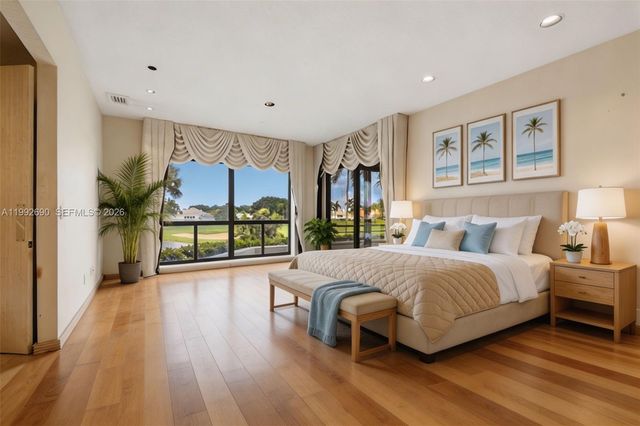 7383 Orangewood Lane 301, Boca Raton, FL 33433