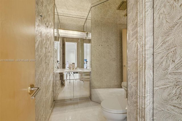 7383 Orangewood Lane 301, Boca Raton, FL 33433