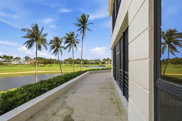 7383 Orangewood Lane 301, Boca Raton, FL 33433