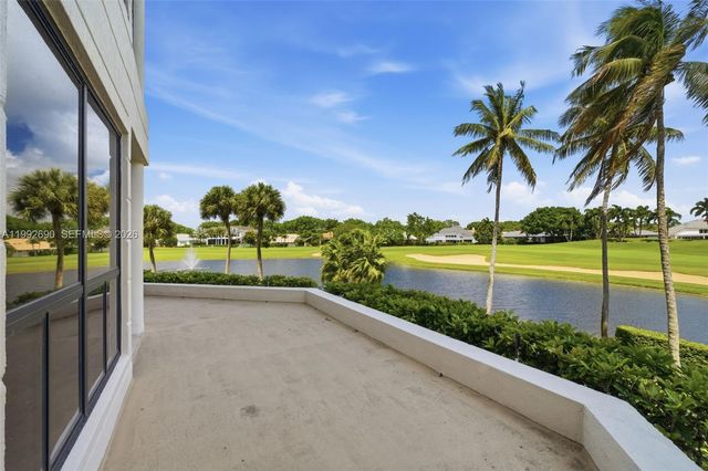 7383 Orangewood Lane 301, Boca Raton, FL 33433