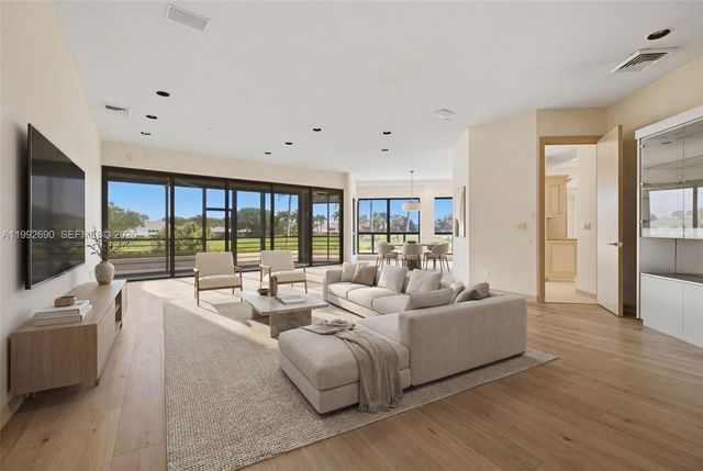 7383 Orangewood Lane 301, Boca Raton, FL 33433