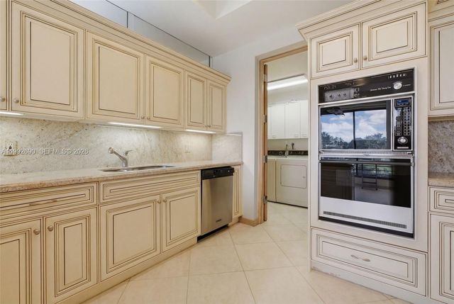 7383 Orangewood Lane 301, Boca Raton, FL 33433