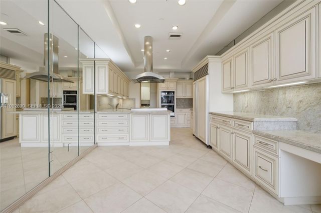 7383 Orangewood Lane 301, Boca Raton, FL 33433