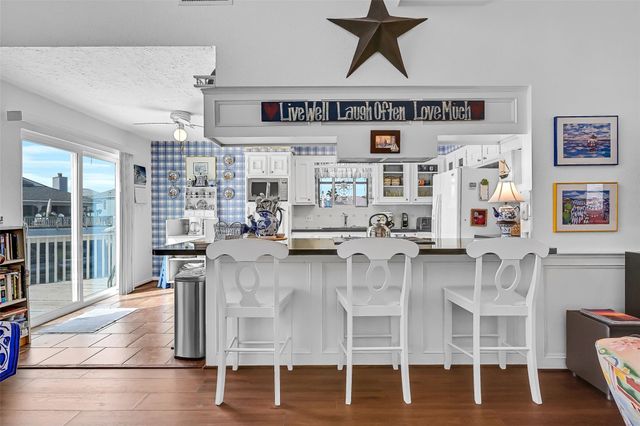22218 Matagorda Drive, Galveston, TX 77554