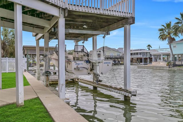 22218 Matagorda Drive, Galveston, TX 77554