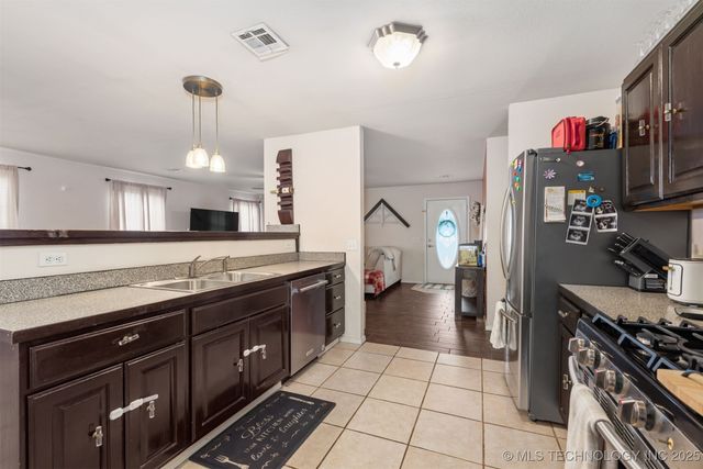 414 Yorktown Street, Wagoner, OK 74467