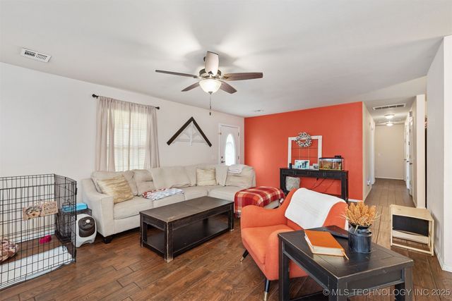 414 Yorktown Street, Wagoner, OK 74467