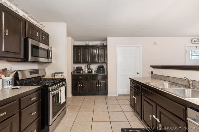414 Yorktown Street, Wagoner, OK 74467