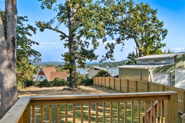 16590 Cypress Lane, Rogers, AR 72756