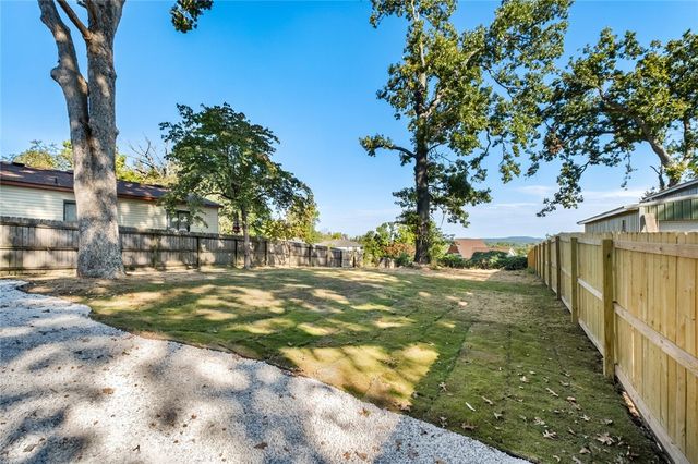 16590 Cypress Lane, Rogers, AR 72756