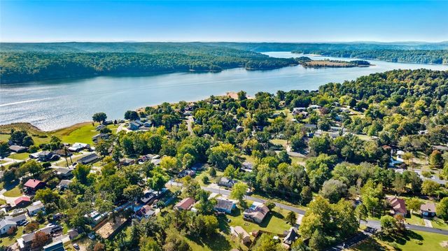 16590 Cypress Lane, Rogers, AR 72756