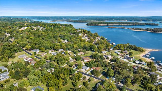 16590 Cypress Lane, Rogers, AR 72756