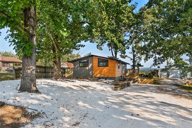 16590 Cypress Lane, Rogers, AR 72756