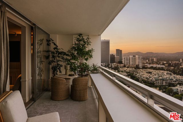 2220 Avenue Of The Stars 1914, Los Angeles, CA 90067