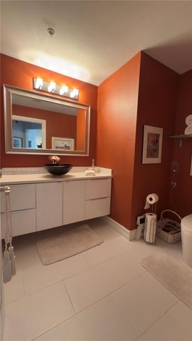 3001 NE 185th Street 532, Aventura, FL 33180