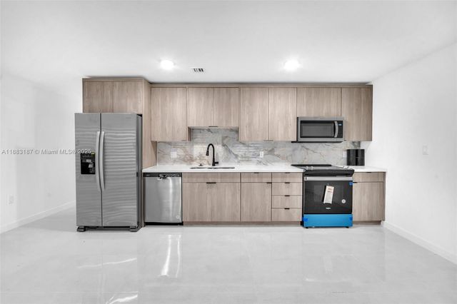 14506 SW 261st St, Homestead, FL 33032