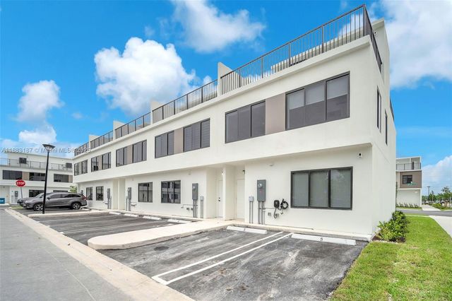 14506 SW 261st St, Homestead, FL 33032