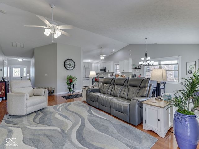 7746 Rosa Drive, Indianapolis, IN 46237