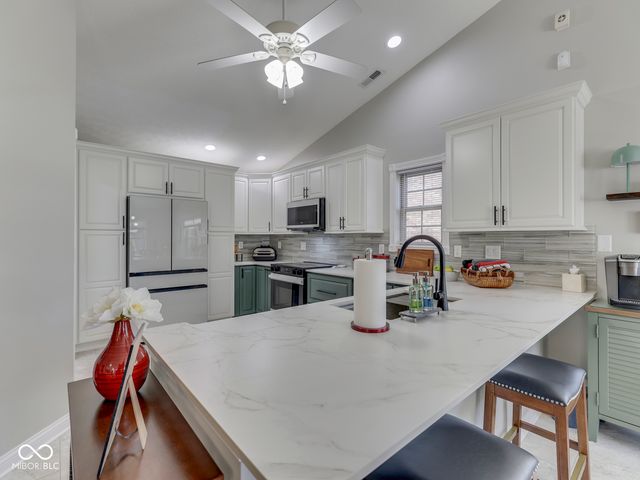 7746 Rosa Drive, Indianapolis, IN 46237