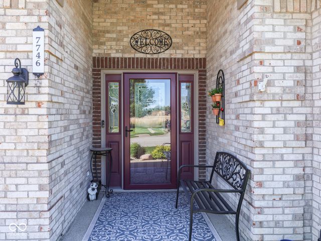 7746 Rosa Drive, Indianapolis, IN 46237