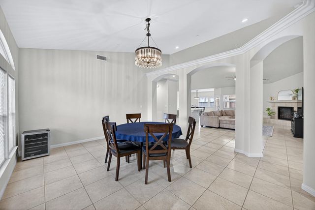 712 Parkridge Dr, Galt, CA 95632