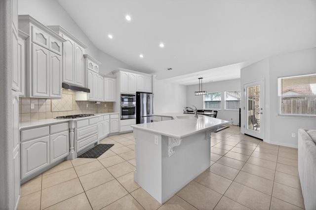 712 Parkridge Dr, Galt, CA 95632