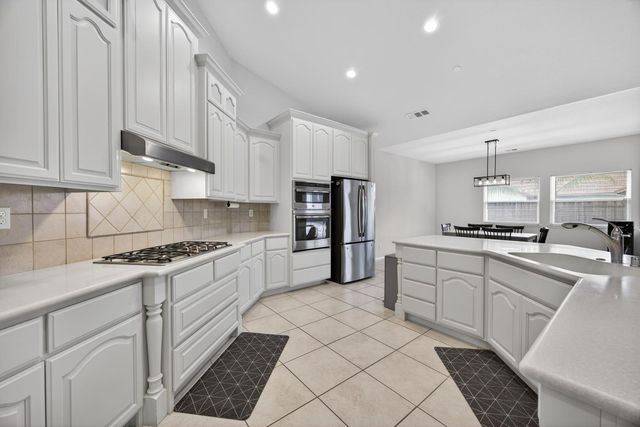 712 Parkridge Dr, Galt, CA 95632