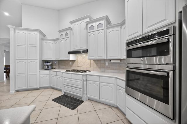 712 Parkridge Dr, Galt, CA 95632