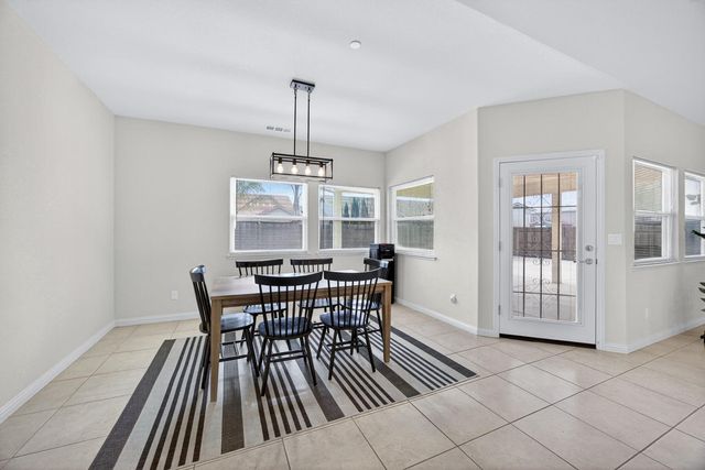 712 Parkridge Dr, Galt, CA 95632