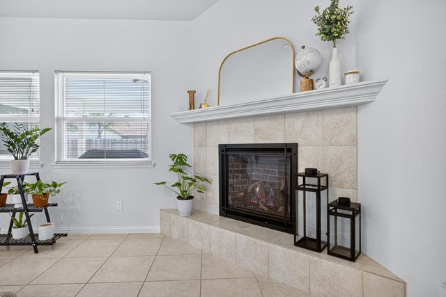 712 Parkridge Dr, Galt, CA 95632