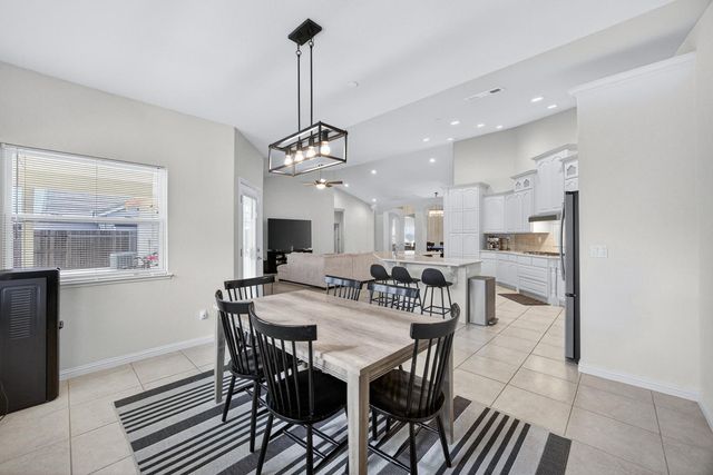 712 Parkridge Dr, Galt, CA 95632