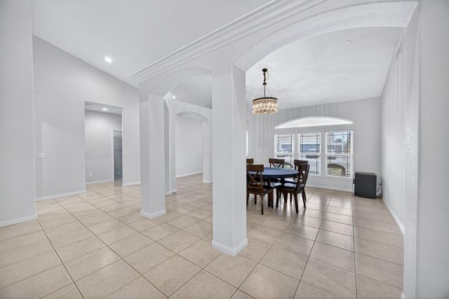 712 Parkridge Dr, Galt, CA 95632