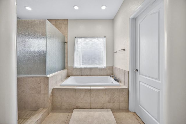 712 Parkridge Dr, Galt, CA 95632