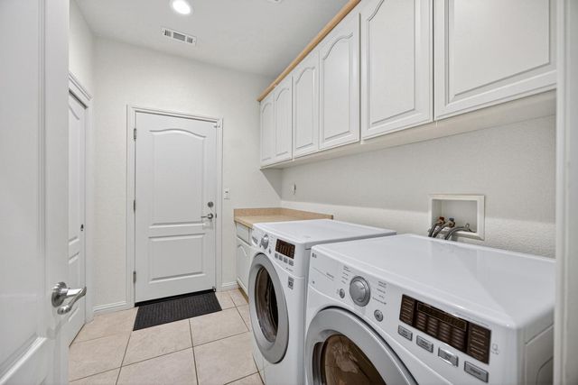 712 Parkridge Dr, Galt, CA 95632