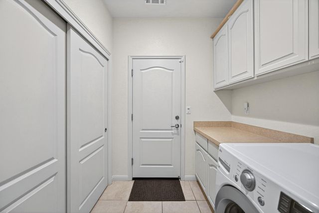 712 Parkridge Dr, Galt, CA 95632