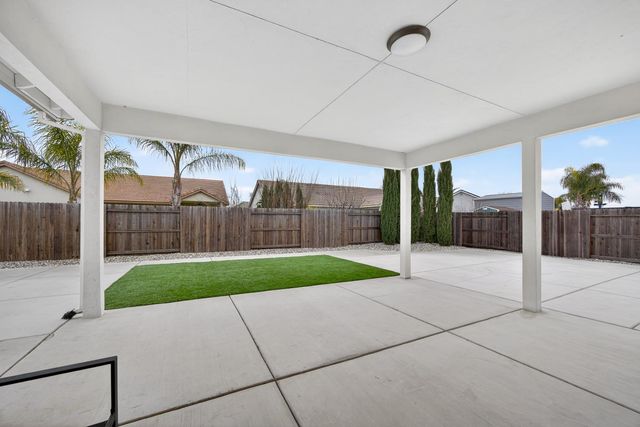 712 Parkridge Dr, Galt, CA 95632