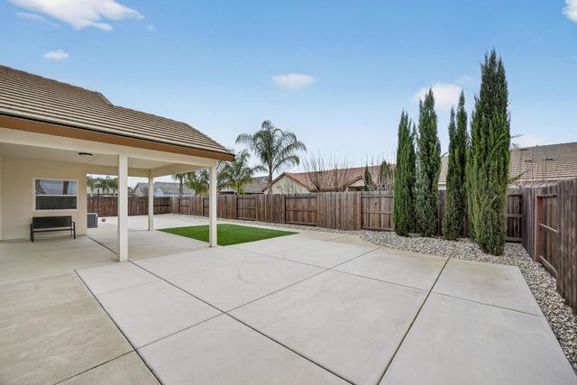 712 Parkridge Dr, Galt, CA 95632