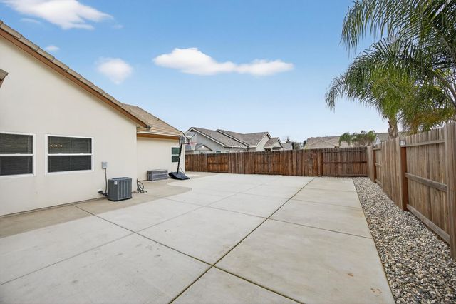 712 Parkridge Dr, Galt, CA 95632