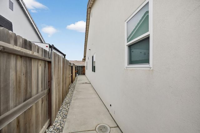 712 Parkridge Dr, Galt, CA 95632