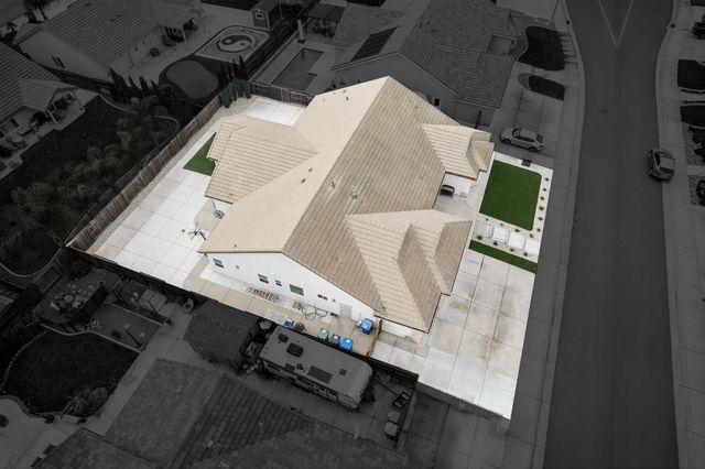 712 Parkridge Dr, Galt, CA 95632