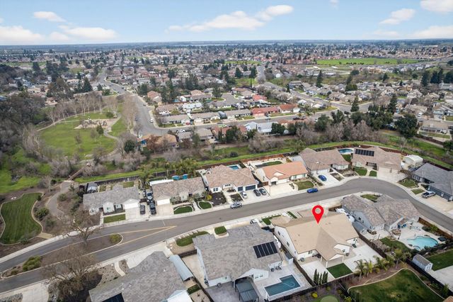 712 Parkridge Dr, Galt, CA 95632