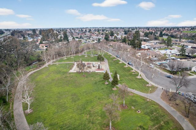 712 Parkridge Dr, Galt, CA 95632