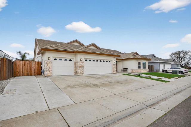 712 Parkridge Dr, Galt, CA 95632