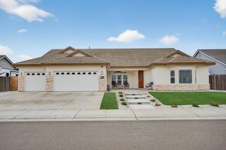 712 Parkridge Dr, Galt, CA 95632