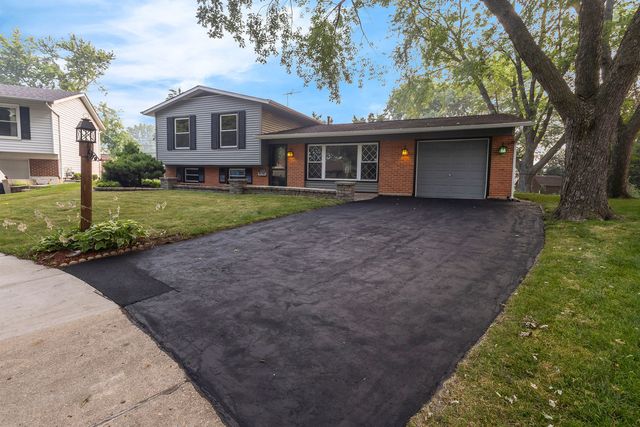 7979 Huntington Circle N, Hanover Park, IL 60133