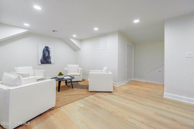 14 Coleman Lane, Titusville, NJ 08560