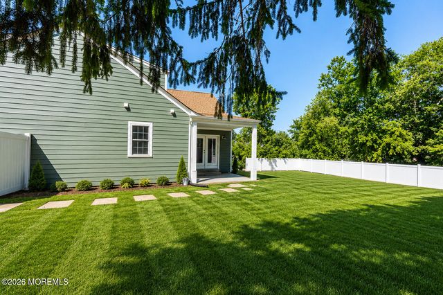 14 Coleman Lane, Titusville, NJ 08560